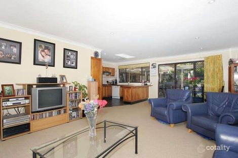 Property photo of 8 Michele Close Green Point NSW 2251