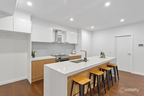 Property photo of 1/14 Taroona Avenue Mount Waverley VIC 3149