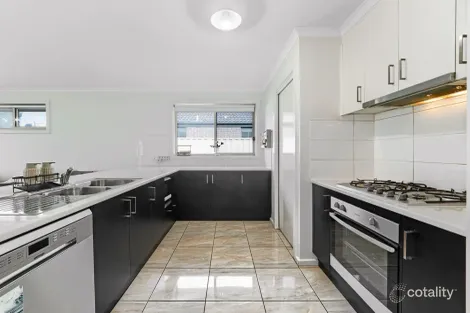 Property photo of 200 Blue Horizons Way Pakenham VIC 3810