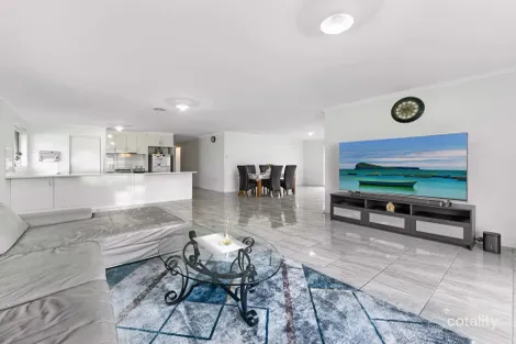 Property photo of 200 Blue Horizons Way Pakenham VIC 3810