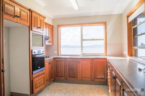 Property photo of 1 Village Bay Close Marks Point NSW 2280