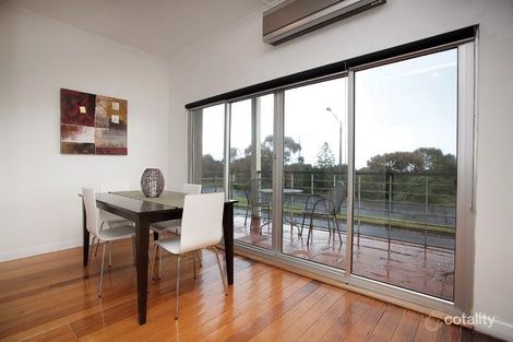 Property photo of 2/1 Ormond Esplanade Elwood VIC 3184