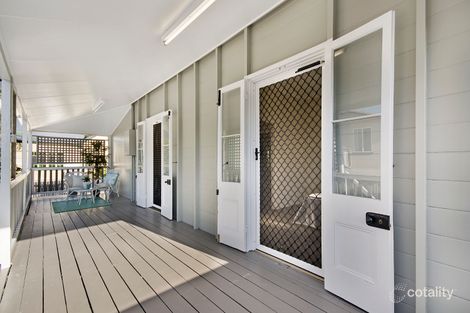 Property photo of 28 Roberts Street Hermit Park QLD 4812