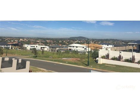 30 Linacre Cres, Carindale, QLD 4152