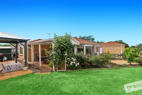 Property photo of 33 Edgbaston Circuit Berwick VIC 3806