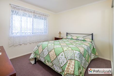 20 Pear Tree Pl, Moruya, NSW 2537