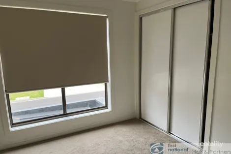 Property photo of 1 Dovetail Walk Tarneit VIC 3029