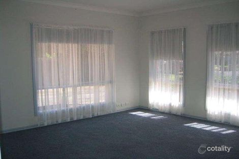 Property photo of 2 Rob Close Hoppers Crossing VIC 3029