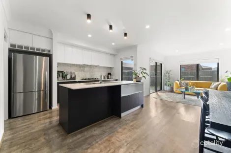 Property photo of 13 Huntsman Close Tarneit VIC 3029