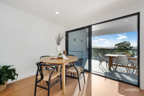 Property photo of 10 Amsdale Avenue Macquarie Hills NSW 2285