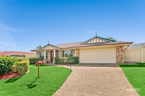 32 PROSPECT ST, PARKINSON, QLD 4115