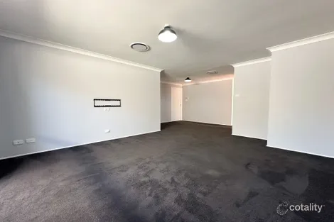 Property photo of 4 Gleneagles Way Glenmore Park NSW 2745