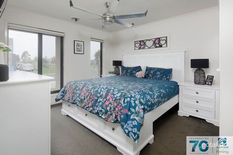 Property photo of 30 Saloon Circuit Clyde North VIC 3978