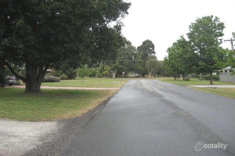 Property photo of 2 Funston Street Berwick VIC 3806