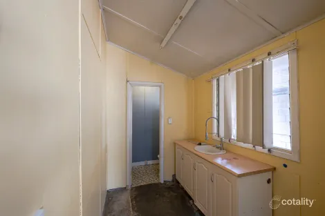 Property photo of 11 Cleopatra Road Utakarra WA 6530