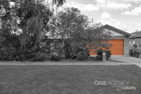 Property photo of 28 Black Avenue Gisborne VIC 3437