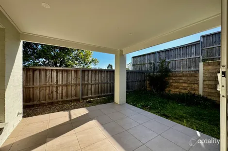 Property photo of 17 Highland Close Macquarie Links NSW 2565