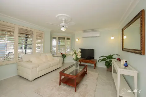 Property photo of 10 Magdalena Place Berwick VIC 3806