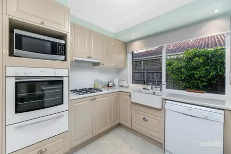 Property photo of 10 Magdalena Place Berwick VIC 3806