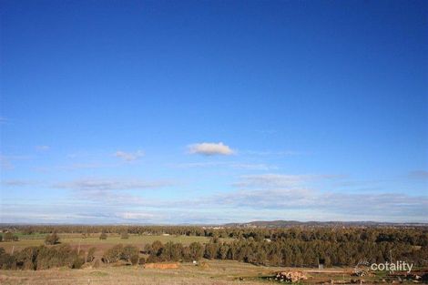 Property photo of 10 Comet Place Estella NSW 2650