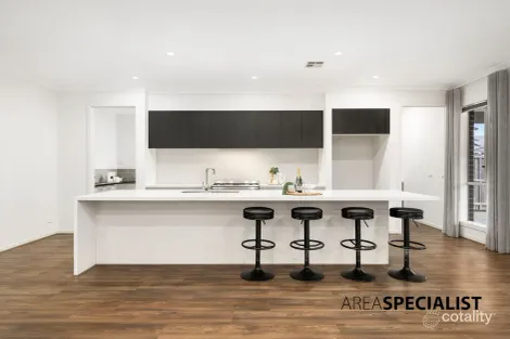 Property photo of 10 Ballymarang Chase Cranbourne West VIC 3977