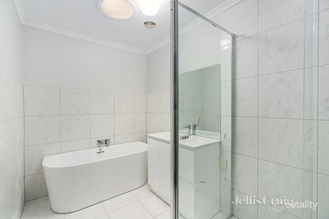 Property photo of 9 Reid Walk Macleod VIC 3085