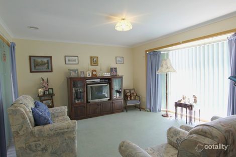 Property photo of 28 Karinya Close Werribee VIC 3030