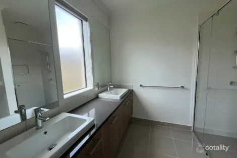 Property photo of 46 Everbloom Crescent Tarneit VIC 3029