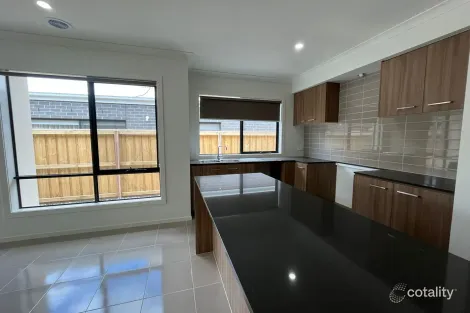 Property photo of 46 Everbloom Crescent Tarneit VIC 3029