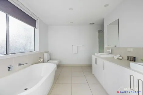 Property photo of 1/232 Settlement Road Cowes VIC 3922