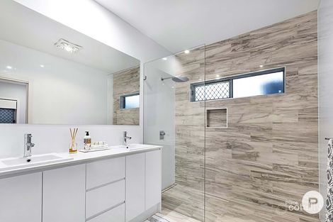 Property photo of 13 Wisteria Place Calamvale QLD 4116