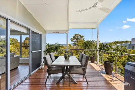 Property photo of 4 Masthead Place Berkeley NSW 2506