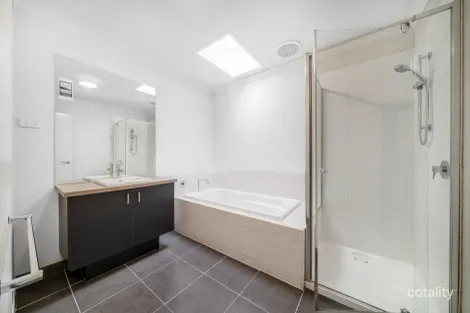 Property photo of 13 Cottonfield Way Tarneit VIC 3029