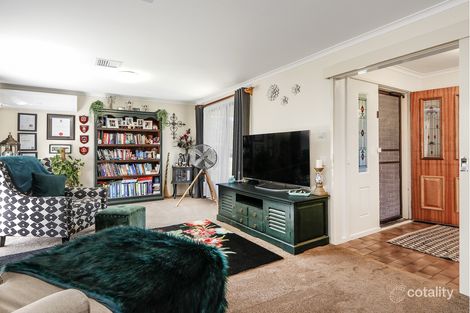 Property photo of 5 Chalmer Court Sale VIC 3850