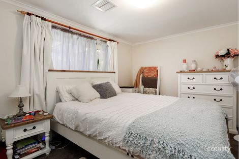 Property photo of 5 Chalmer Court Sale VIC 3850