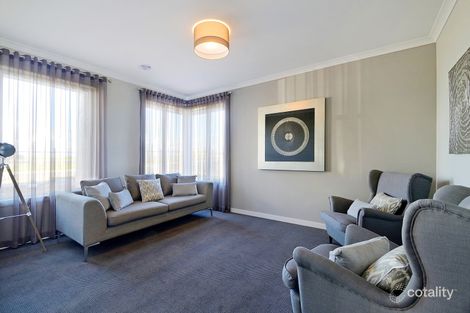 Property photo of 1 Belant Way Clyde North VIC 3978