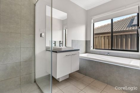 Property photo of 32 Fitzpatrick Circuit Kalkallo VIC 3064