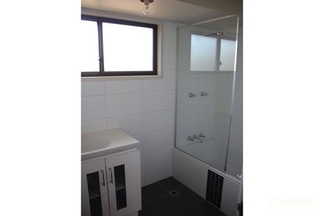 Property photo of 1/6 Parkridge Drive Molendinar QLD 4214