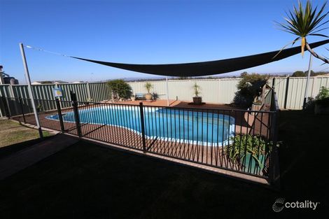 Property photo of 19 Benjamin Circuit Hunterview NSW 2330
