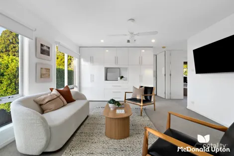 Property photo of 9 Glenview Road Strathmore VIC 3041