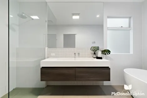 Property photo of 9 Glenview Road Strathmore VIC 3041