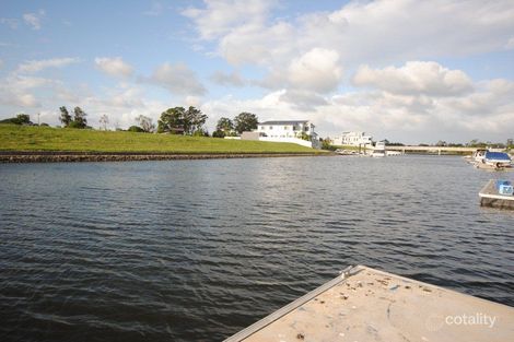 Property photo of 28 Harbourvue Court Helensvale QLD 4212