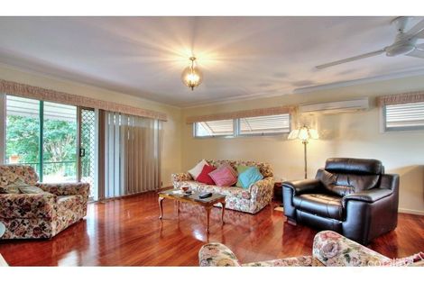 Property photo of 21 Kiparra Street Mansfield QLD 4122