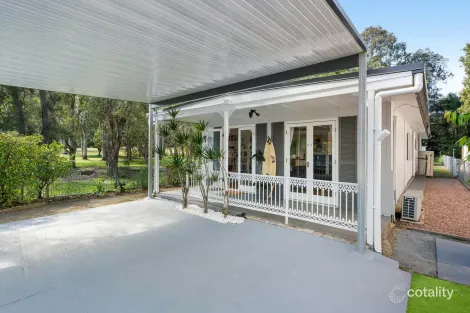 Property photo of 53 North Road Wynnum West QLD 4178