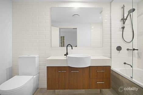 Property photo of 2217/397 Christine Avenue Varsity Lakes QLD 4227