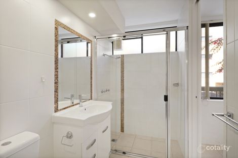 Property photo of 2/13 Federation Avenue Broadbeach QLD 4218