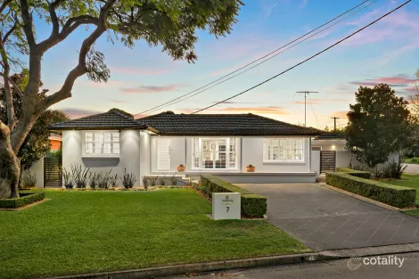 Property photo of 7 Essington Crescent Sylvania NSW 2224
