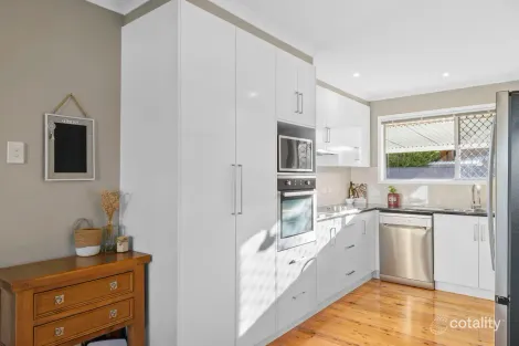 Property photo of 13 Raelyn Street Centenary Heights QLD 4350