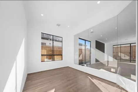 Property photo of 42 Syrah Parade Wollert VIC 3750