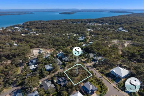1 Bentwing Pde, Murrays Beach, NSW 2281